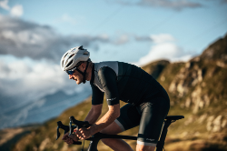 met-helmets-Rivale-Mips-action-10.jpg